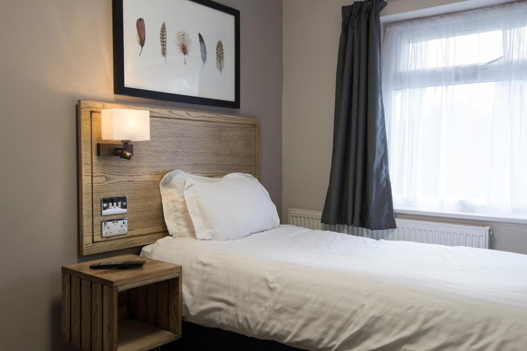 Owl, Hambleton By Marston'S Inns Selby Bagian luar foto